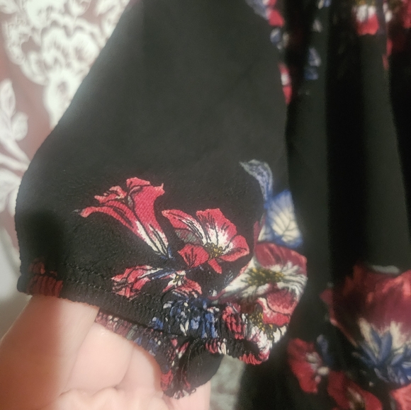 Floral Top by Windsor size M - Picture 4 of 5